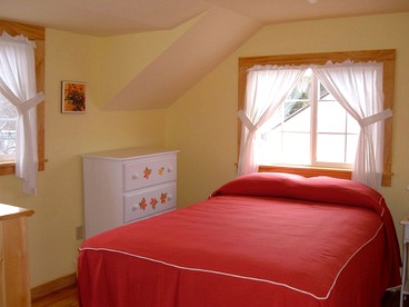 Scenic Cottage Rental near the Beach on Casco Bay, Maine - Phippsburg, Maine - glamping.directory