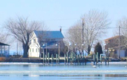 Waterfront Studio Overlooking the Chesapeake Bay for a Romantic Getaway on Maryland's Eastern Shore - Fishing Creek, Maryland - glamping.directory