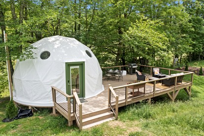 Outstanding Chic Dome with Private Deck in North Carolina - glamping.directory