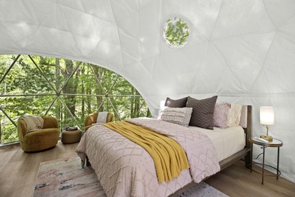 Outstanding Chic Dome with Private Deck in North Carolina - Creston, North Carolina - glamping.directory