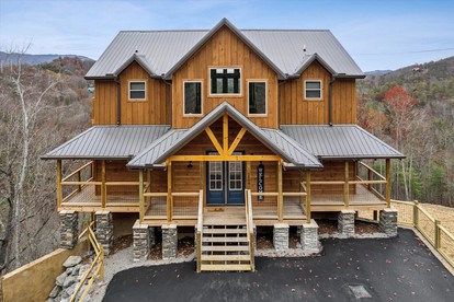 Escape to Nature in this Wonderful Cabin Rental for 12 in Sevierville, Tennesse - glamping.directory