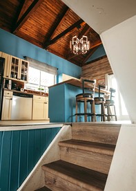 Unique Cozy A-Frame Houseboat Close to Jones Beach for an Unforgettable Coastal Getaway in Seaford, New York - Seaford, New York - glamping.directory