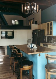 Unique Cozy A-Frame Houseboat Close to Jones Beach for an Unforgettable Coastal Getaway in Seaford, New York - Seaford, New York - glamping.directory