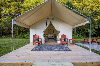 Summer Escape: Hike & Stargaze near Roaring River in Cassville, MO - Cassville, Missouri - glamping.directory