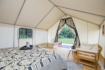 Summer Escape: Hike & Stargaze near Roaring River in Cassville, MO - Cassville, Missouri - glamping.directory