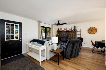 Fully Equipped Cabin with Fireplace and Grill for a Cozy Weekend in Flagstaff, Arizona - Flagstaff, Arizona - glamping.directory