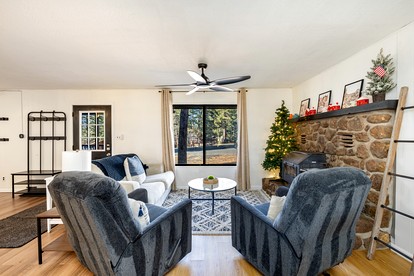 Fully Equipped Cabin with Fireplace and Grill for a Cozy Weekend in Flagstaff, Arizona - Flagstaff, Arizona - glamping.directory