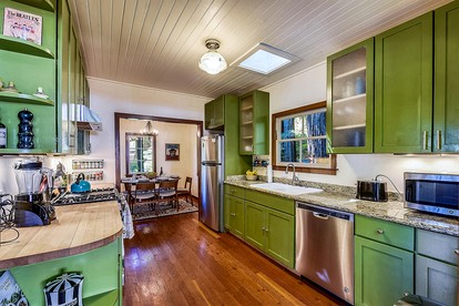 Handsomely Renewed Cabin with Spa Perfect for a Family Escape in Guerneville, California - Guerneville, California - glamping.directory