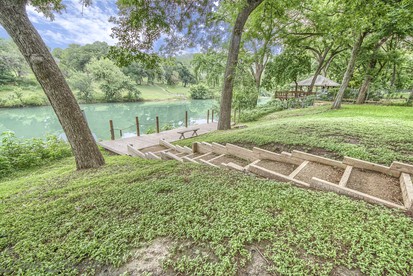 New Braunfels Glamping Retreat with Direct River Access. Ideal for Water Sports - New Braunfels, Texas - glamping.directory