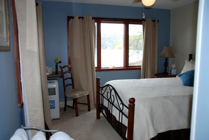 Cozy Suite Rental Perfect for a Weekend Getaway in Penn Yan, New York - Penn Yan, New York - glamping.directory