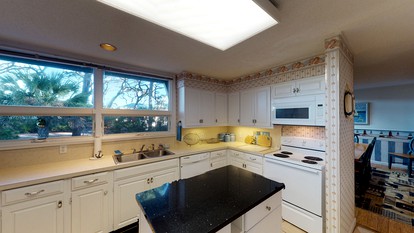 Beachfront House Fabulous for Groups and Water Activities in Jekyll Island, Georgia - Jekyll Island, Georgia - glamping.directory