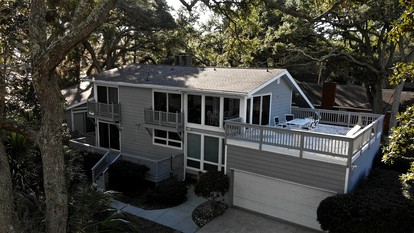 Beachfront House Fabulous for Groups and Water Activities in Jekyll Island, Georgia - glamping.directory