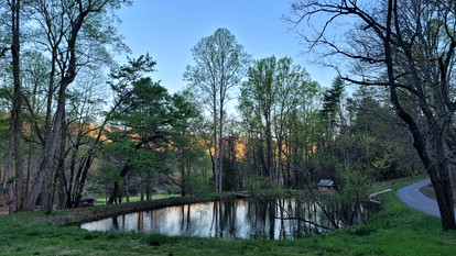 Unique Accommodation with Sauna for a Glamping Experience near Nantahala River, North Carolina - US, North Carolina - glamping.directory