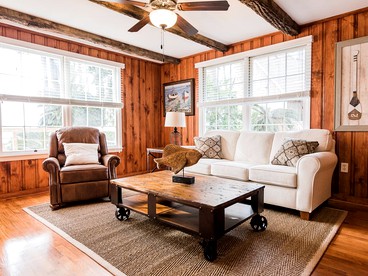 Lovely Three-Bedroom Cabin with Private Pier on Saint Simons Island, Georgia - Saint Simons Island, Georgia - glamping.directory