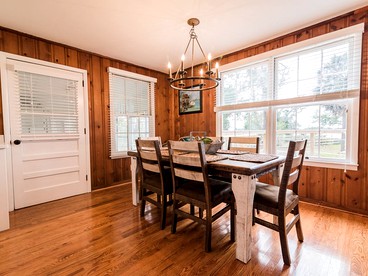 Lovely Three-Bedroom Cabin with Private Pier on Saint Simons Island, Georgia - Saint Simons Island, Georgia - glamping.directory