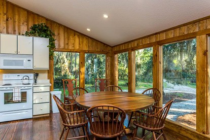 Lovely Three-Bedroom Cabin with Private Pier on Saint Simons Island, Georgia - Saint Simons Island, Georgia - glamping.directory