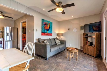 Romantic Couples Cottage for Relaxing Getaways on the Outskirts of Hot Springs, Arkansas - Hot Springs National Park, Arkansas - glamping.directory