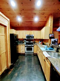 Amazing Cabin with Fireplace, Games and Fire Pit in Polk County, Tennessee - Turtletown, Tennessee - glamping.directory
