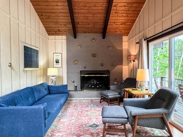 Spectacular Wooden Cabin with Barbecue and Hot-tub in Glen, New Hampshire - Glen, New Hampshire - glamping.directory