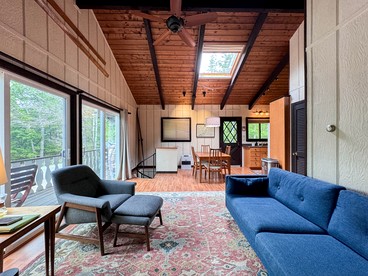 Spectacular Wooden Cabin with Barbecue and Hot-tub in Glen, New Hampshire - Glen, New Hampshire - glamping.directory