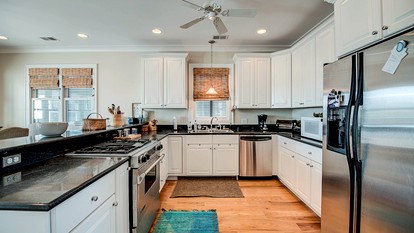 Luxury Getaway Rental with Private Boat Dock on the Debordieu Channel near Pawleys Island, South Carolina - Georgetown, South Carolina - glamping.directory