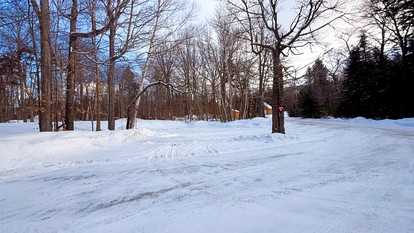 Cozy Lakeside Cabin Retreat with Scenic Views for a Relaxing Getaway in Greenville, Maine - Greenville, Maine - glamping.directory