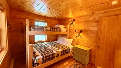 Cozy Lakeside Cabin Retreat with Scenic Views for a Relaxing Getaway in Greenville, Maine - Greenville, Maine - glamping.directory