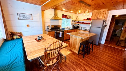 Cozy Lakeside Cabin Retreat with Scenic Views for a Relaxing Getaway in Greenville, Maine - Greenville, Maine - glamping.directory