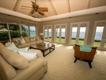 Oceanfront Vacation Rental for 10 with Pool and Hot Tub Hawaii - Kailua-Kona, Hawaii - glamping.directory