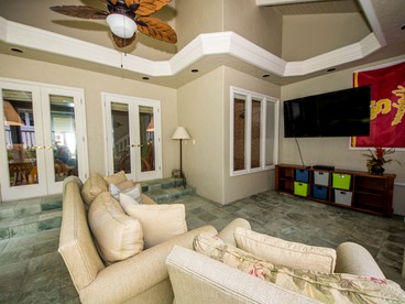 Oceanfront Vacation Rental for 10 with Pool and Hot Tub Hawaii - Kailua-Kona, Hawaii - glamping.directory