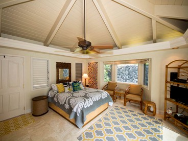 Oceanfront Vacation Rental for 10 with Pool and Hot Tub Hawaii - Kailua-Kona, Hawaii - glamping.directory