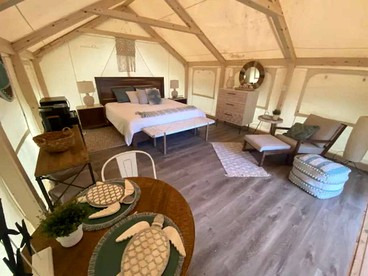 Romantic Lakefront Safari Tent with Fire Pit and Peaceful Views near Bastrop, Texas - Bastrop , Texas - glamping.directory