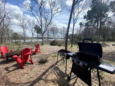 Romantic Lakefront Safari Tent with Fire Pit and Peaceful Views near Bastrop, Texas - Bastrop , Texas - glamping.directory