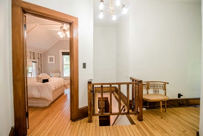 Charming Cottage Perfect for Family Gathers and Events in Central Lake, Michigan - Central Lake, Michigan - glamping.directory