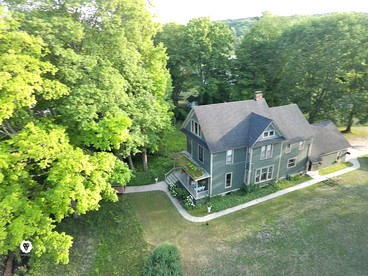 Charming Cottage Perfect for Family Gathers and Events in Central Lake, Michigan - glamping.directory