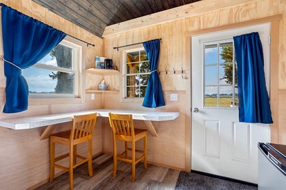 Wonderful Cabin with Fire Pit and Barbecue in Lynden, Washington - Lynden, Washington - glamping.directory