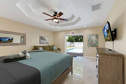 Spacious Coastal Vacation Home with Private Pool Near the Beach in Lauderdale-by-the-Sea, Florida - Lauderdale-by-the-Sea, Florida - glamping.directory