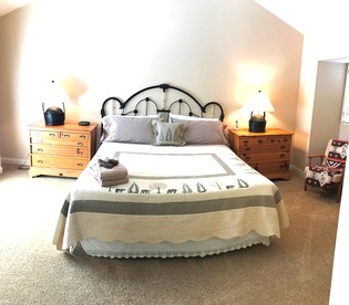 Stunning Cottage with Fireplace in Lake Arrowhead, California - Lake Arrowhead, California - glamping.directory