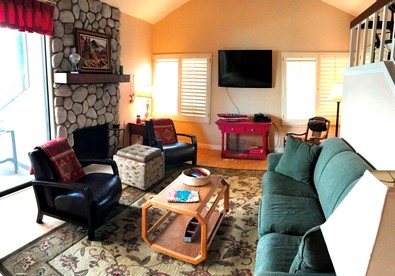 Stunning Cottage with Fireplace in Lake Arrowhead, California - Lake Arrowhead, California - glamping.directory