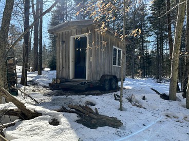 New Hampshire Tiny House for Romantic Escapes to the Wilderness - Dorchester, New Hampshire - glamping.directory