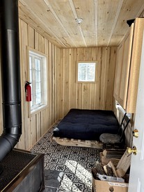 New Hampshire Tiny House for Romantic Escapes to the Wilderness - Dorchester, New Hampshire - glamping.directory