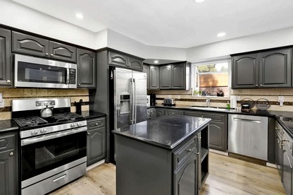 Spacious Mountain Cabin with Hot Tub, Sauna & Play Area Near Big Bear Lake, California - Big Bear, California - glamping.directory