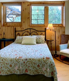 Charming Cottage in Carson for Relaxing Escapes to Nature in New Mexico - Carson, New Mexico - glamping.directory