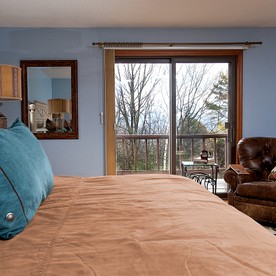 Family-Friendly Mountain Cottage Rental with Games Room in Chittenden, Vermont - Chittenden, Vermont - glamping.directory