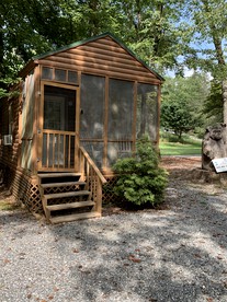Lovely Weekend Getaway Cabin near Lake Santeetlah in North Carolina - glamping.directory