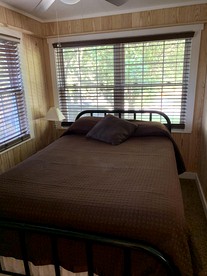 Luxury Cabin in the Trees for Large Groups near Asheville, North Carolina - Bryson City, North Carolina - glamping.directory