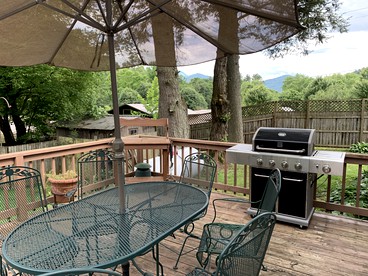 Luxury Cabin in the Trees for Large Groups near Asheville, North Carolina - Bryson City, North Carolina - glamping.directory