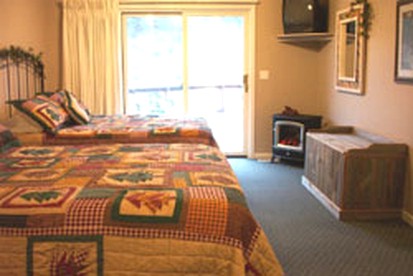 Enchanting Suite Rental with Shared Hot Tub near Hill City, South Dakota - Rapid City, South Dakota - glamping.directory