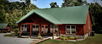 Idyllic Vacation Cabin Perched on Beaver Lake in Arkansas - Gravette, Arkansas - glamping.directory