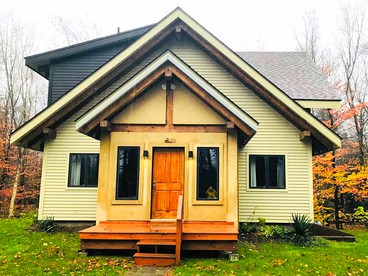 Beautiful Two-Bedroom Cabin Rental Set in the Forests of the Berkshires, Massachusetts - Peru, Massachusetts - glamping.directory